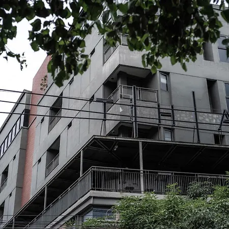 Th区tha城市阁楼酒店